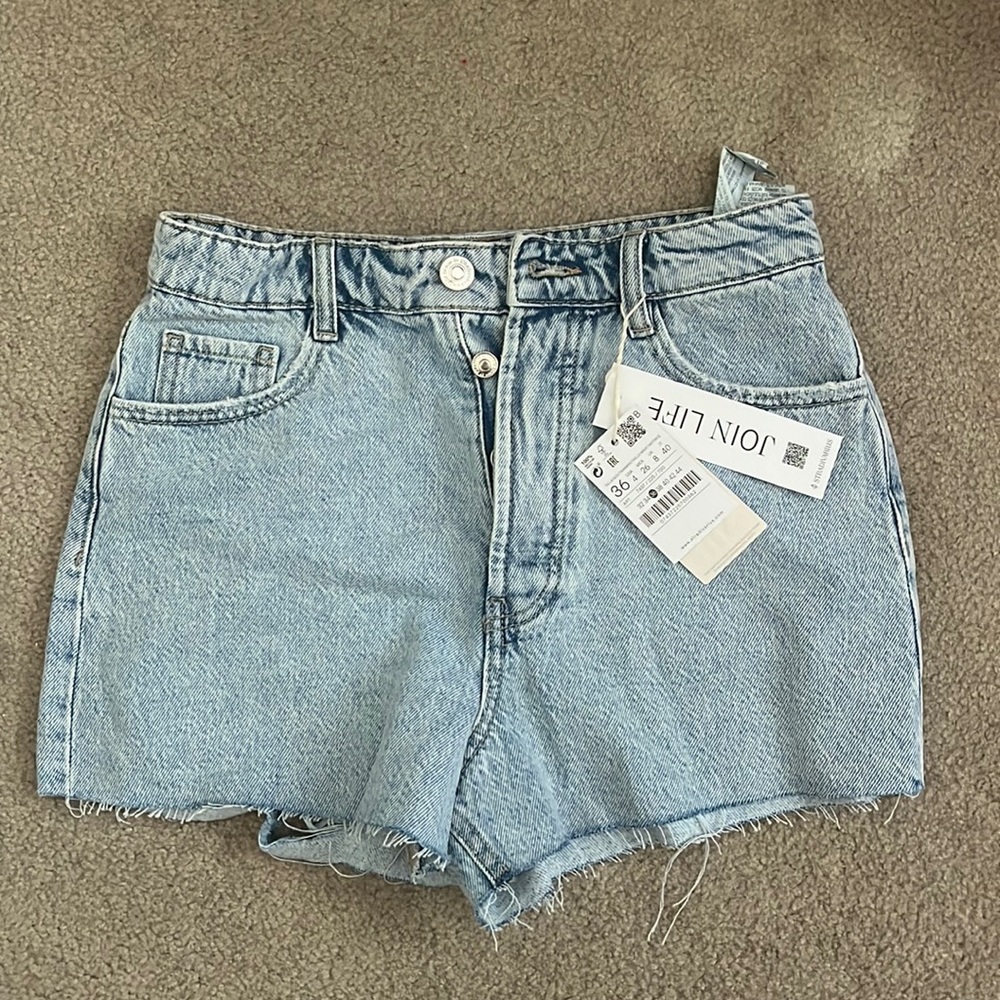 NWT Stradivarius jean shorts